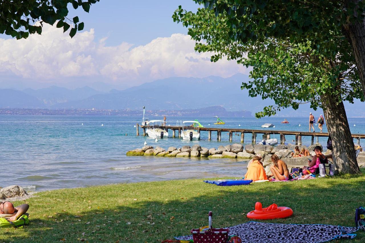 San Francesco Camping Village Дезенцано-дель-Гарда Экстерьер фото