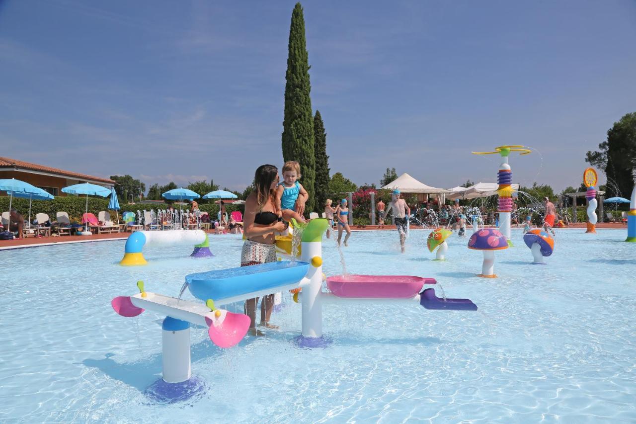 San Francesco Camping Village Дезенцано-дель-Гарда Экстерьер фото
